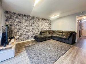 Lounge- click for photo gallery